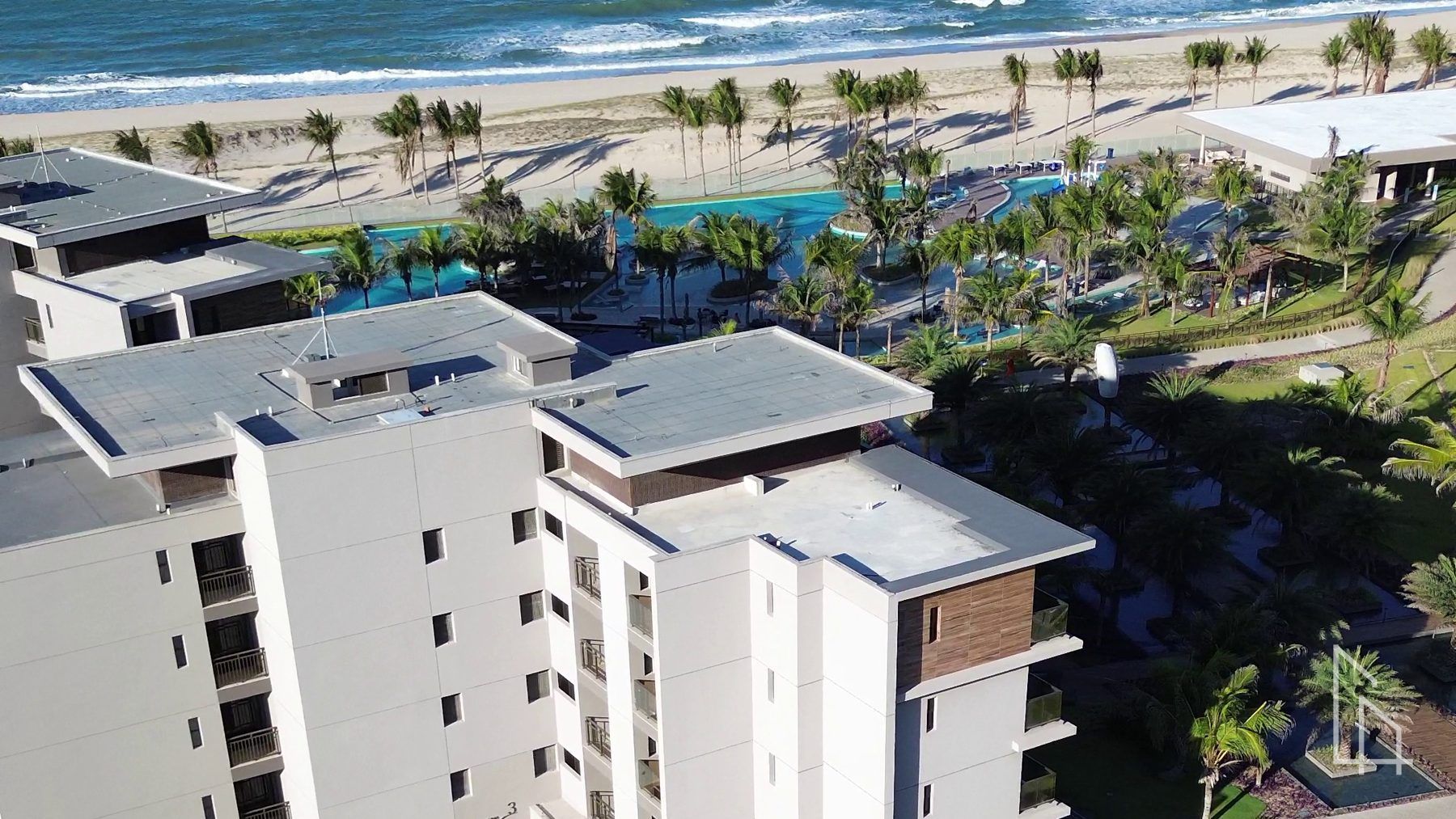 Cobertura de edifício vista por drone