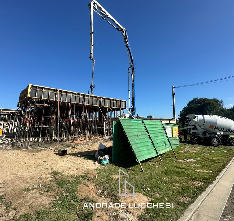 Concretagem em obra de alto padrão no Eusébio