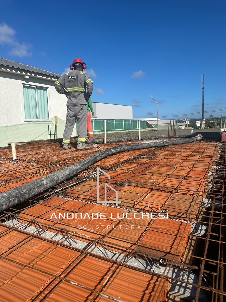 Execução de laje em obra de alto padrão na Cidade Alpha